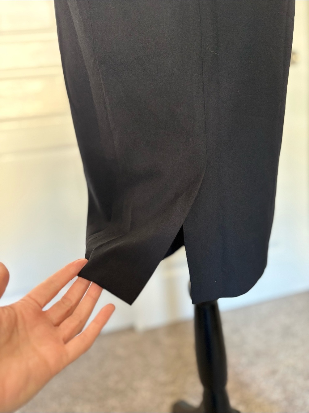 Ann Taylor Black Knee Length Pencil Skirt - Office, Classic, Closet Staple - Picture 10 of 12